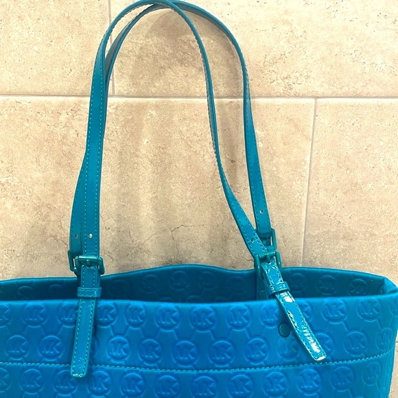 Michael Kors Shoulder Tote Jet Set Signature Quilted Bag Turquoise Neoprene - Picture 3 of 10